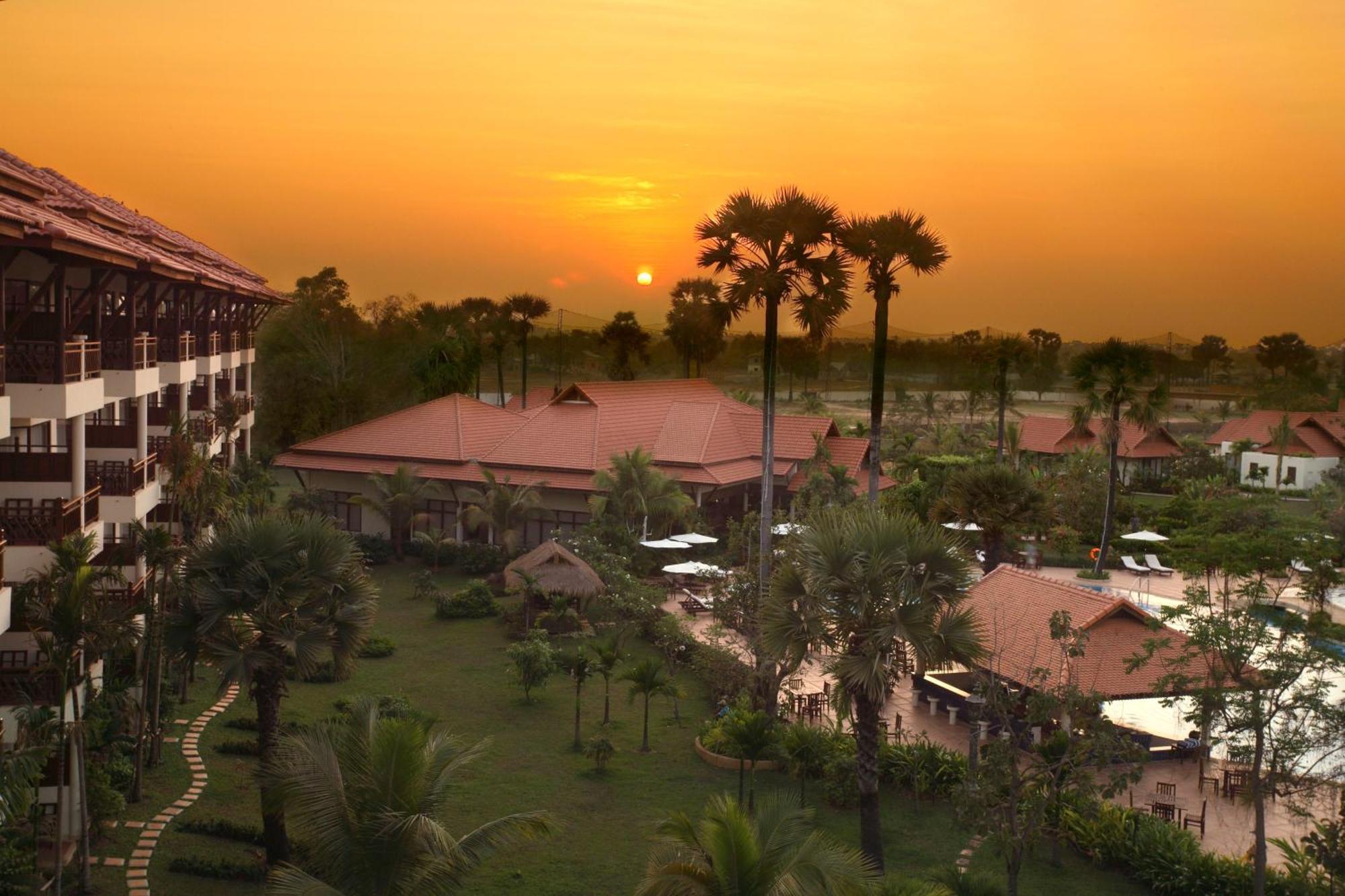 Angkor Palace Suite & Villa Сием Реап Екстериор снимка