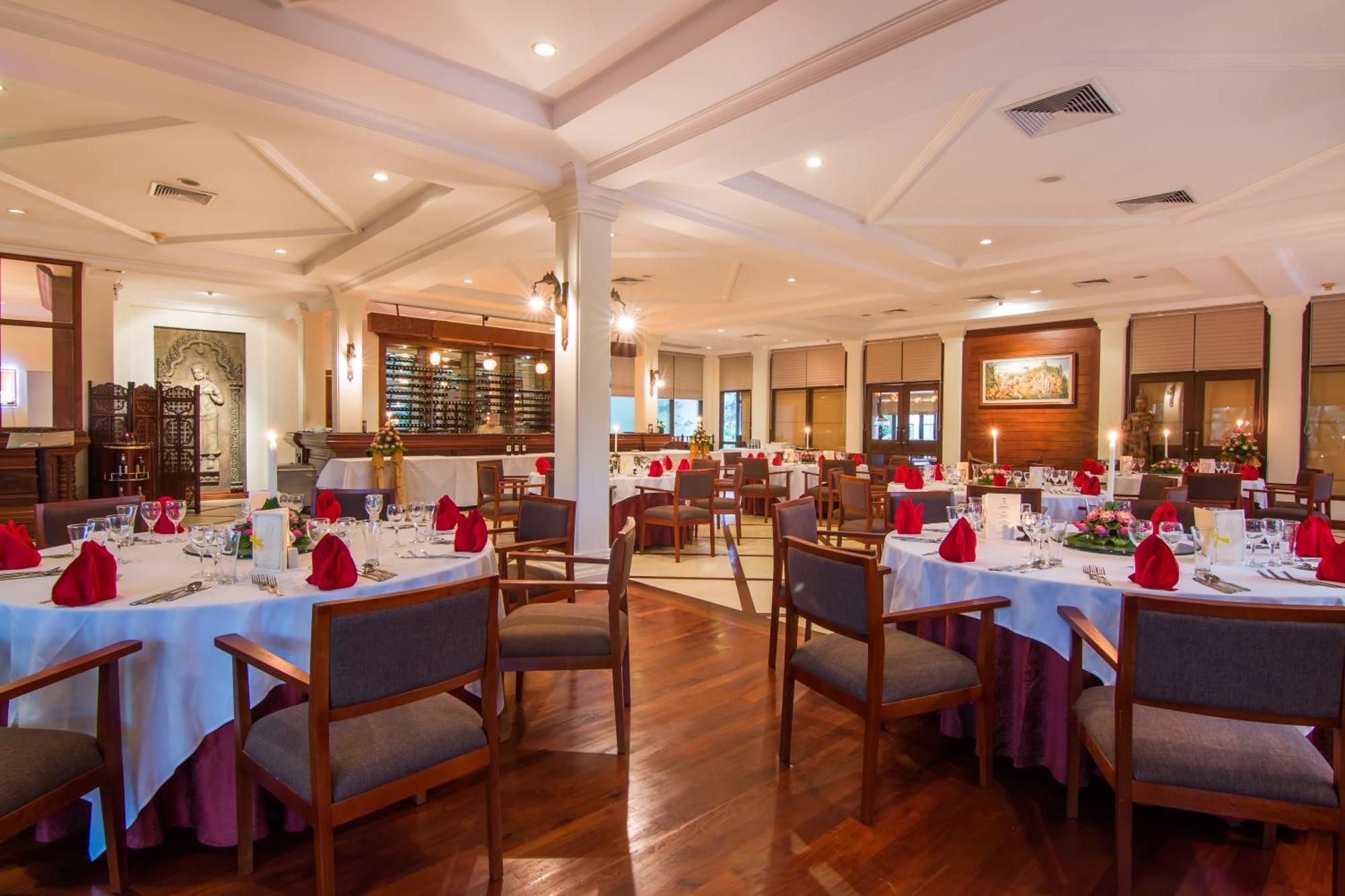 Angkor Palace Suite & Villa Сием Реап Екстериор снимка