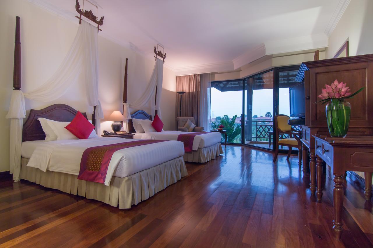 Angkor Palace Suite & Villa Сием Реап Екстериор снимка
