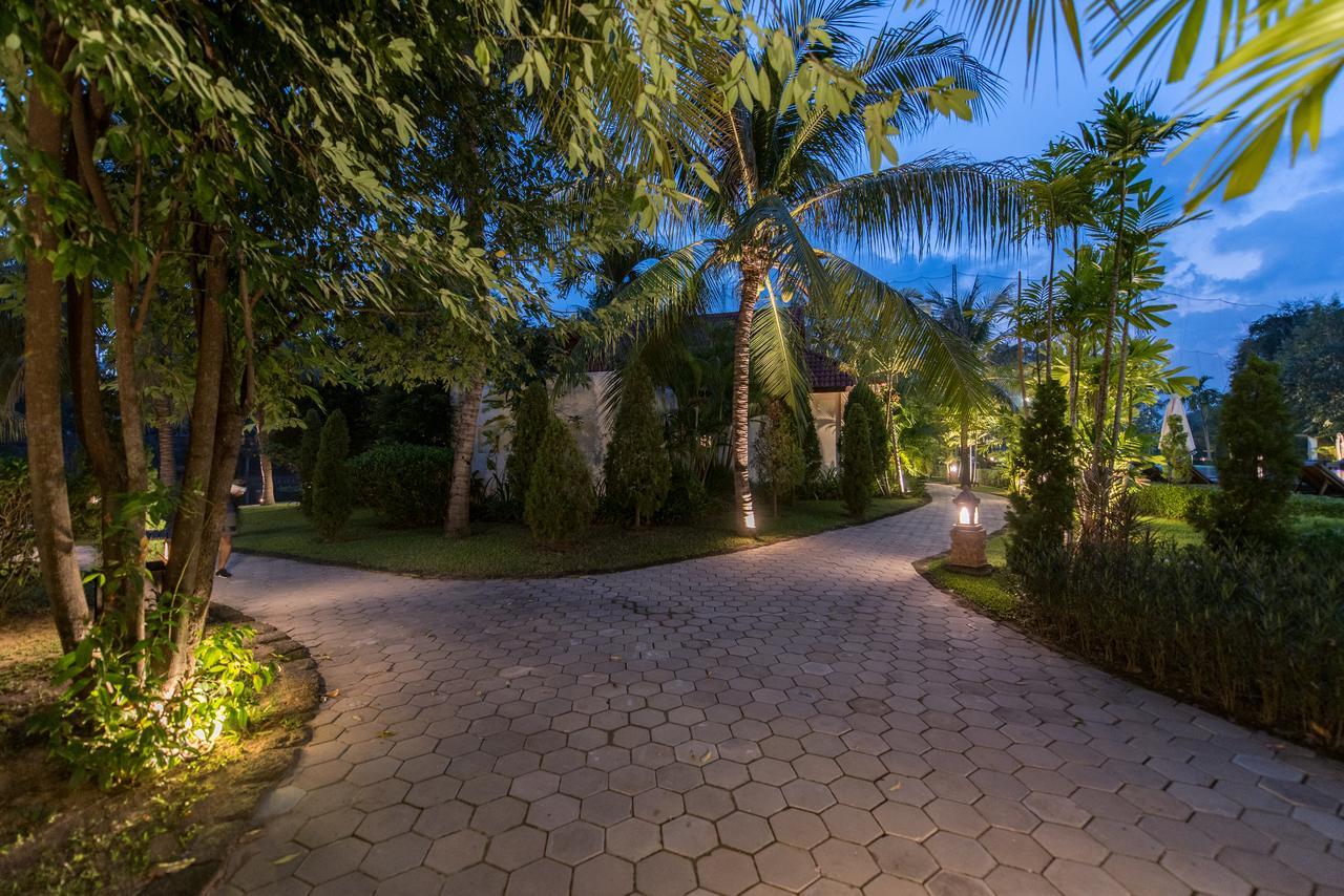 Angkor Palace Suite & Villa Сием Реап Екстериор снимка